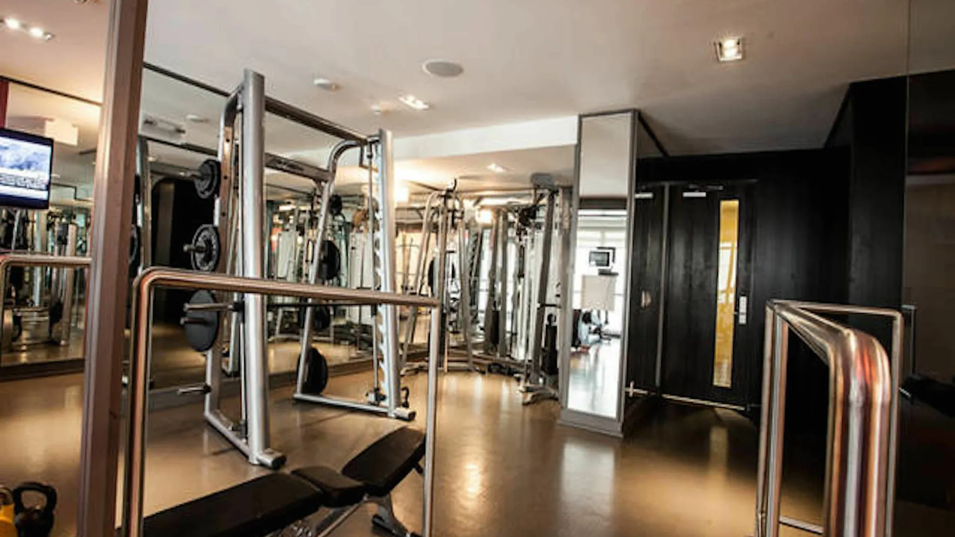 Pinnacle Suites - Trendy 2-Story Loft Toronto Apartment
